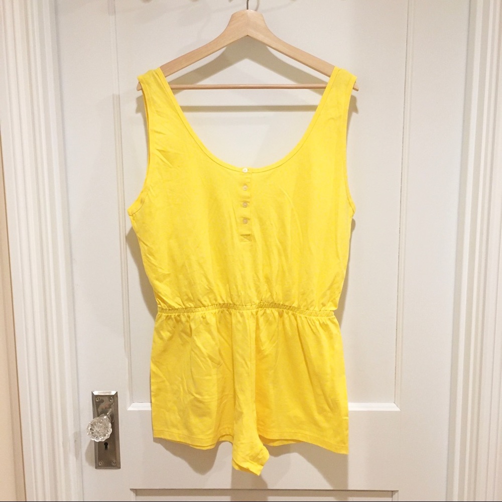 ⭐️ American Apparel Sleeveless Yellow Shorts Romper Large Cotton
